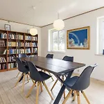 Seaside Charm In - By Traum Holiday home *